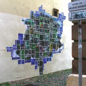 Collage participatif spontanée réalisé à Strasbourg en 2013